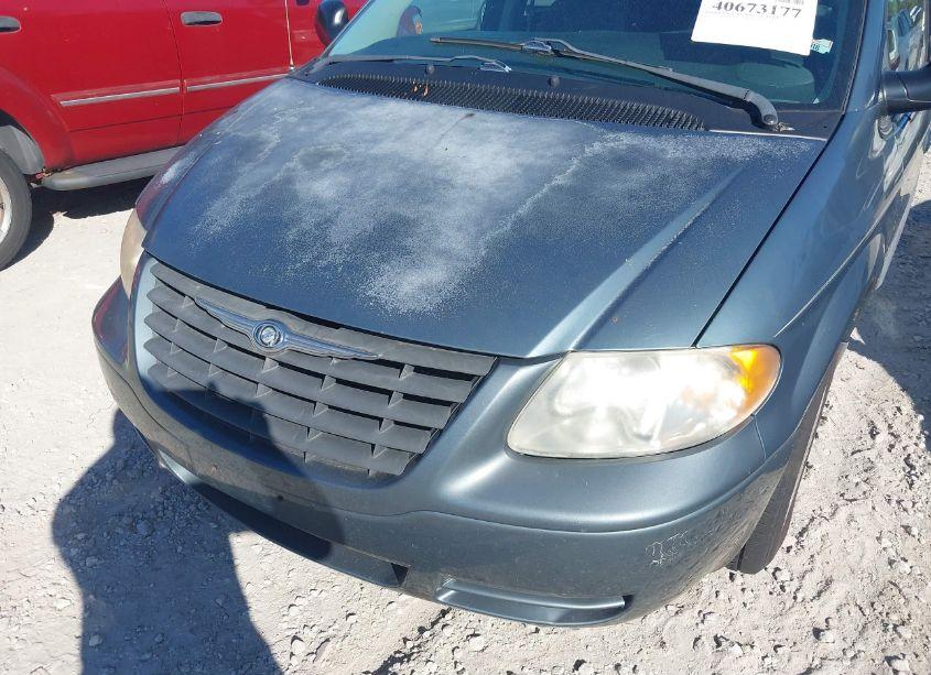 Photo 6 of 2005 Chrysler Town & COUNTRY (VIN 1C4GP45R95B438892)