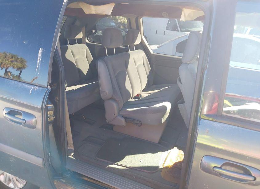 Photo 8 of 2005 Chrysler Town & COUNTRY (VIN 1C4GP45R95B438892)