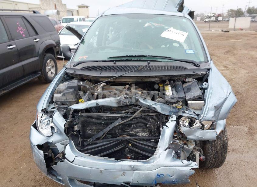 Photo 10 of 2005 Chrysler Town & COUNTRY (VIN 1C4GP45R95B440254)