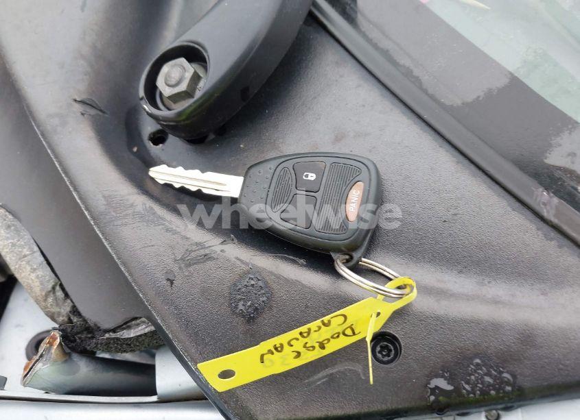 Photo 11 of 2005 Chrysler Town & COUNTRY (VIN 1C4GP45R95B440254)