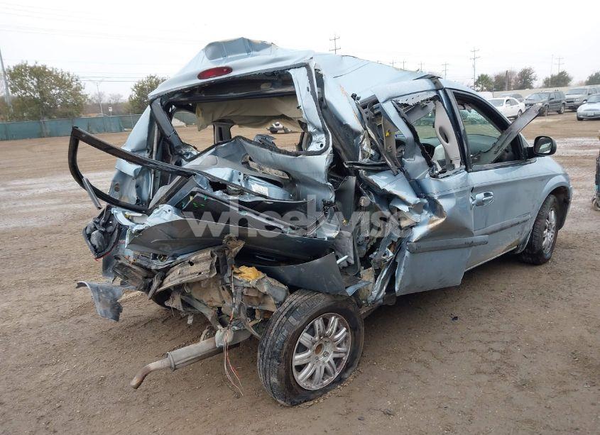 Photo 4 of 2005 Chrysler Town & COUNTRY (VIN 1C4GP45R95B440254)