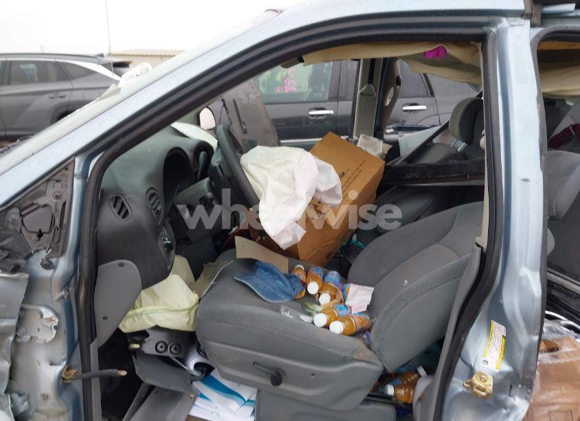 Photo 5 of 2005 Chrysler Town & COUNTRY (VIN 1C4GP45R95B440254)