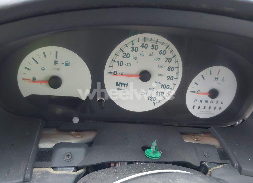 Photo 7 of 2005 Chrysler Town & COUNTRY (VIN 1C4GP45R95B440254)