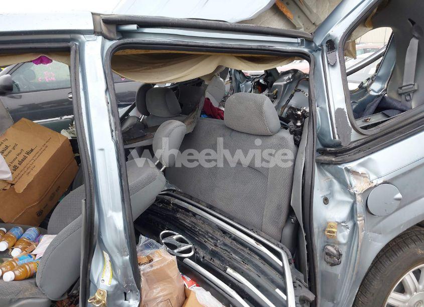 Photo 8 of 2005 Chrysler Town & COUNTRY (VIN 1C4GP45R95B440254)