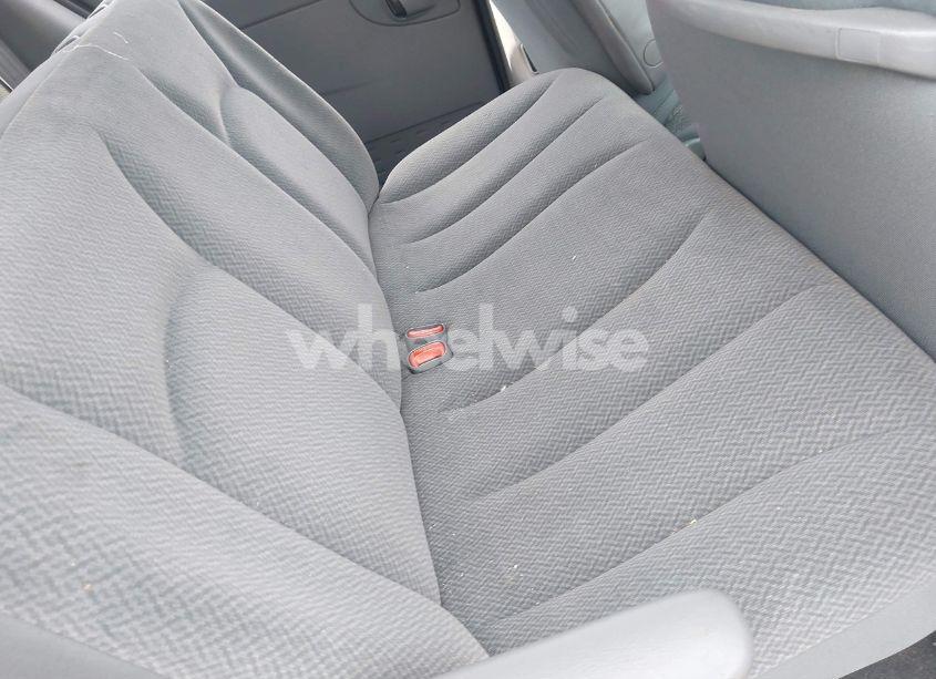 Photo 8 of 2004 Chrysler Town & COUNTRY (VIN 1C4GP45RX4B566654)