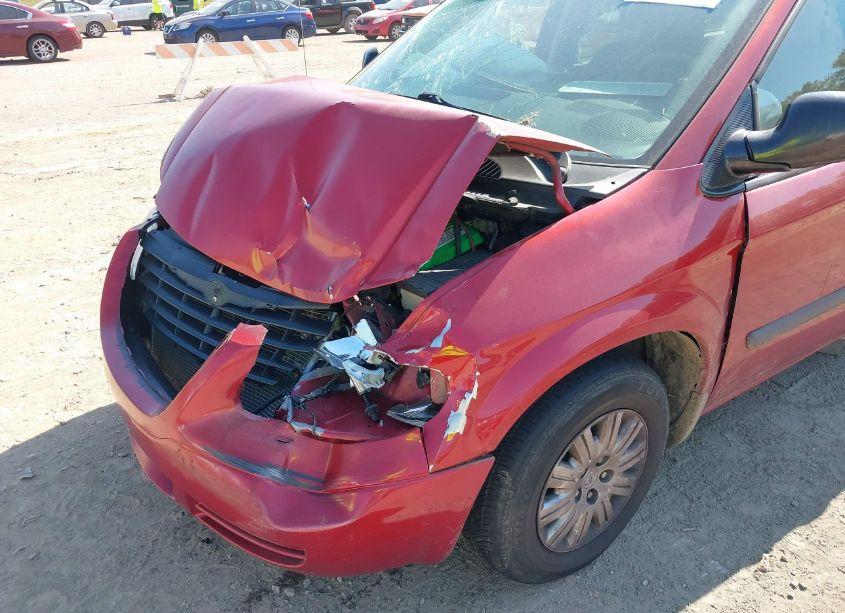 Photo 6 of 2005 Chrysler Town & COUNTRY (VIN 1C4GP45RX5B439775)