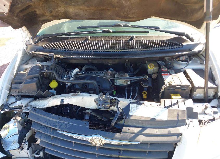 Photo 10 of 2005 Chrysler Town & COUNTRY (VIN 1C4GP45RX5B440313)