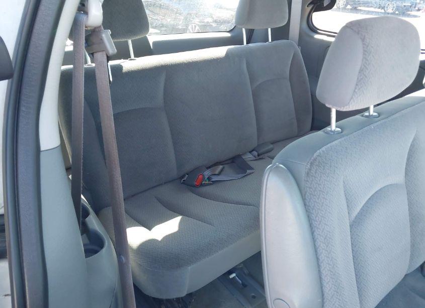 Photo 17 of 2005 Chrysler Town & COUNTRY (VIN 1C4GP45RX5B440313)