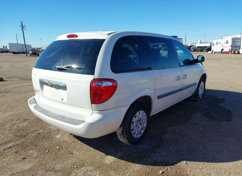 Photo 4 of 2005 Chrysler Town & COUNTRY (VIN 1C4GP45RX5B440313)
