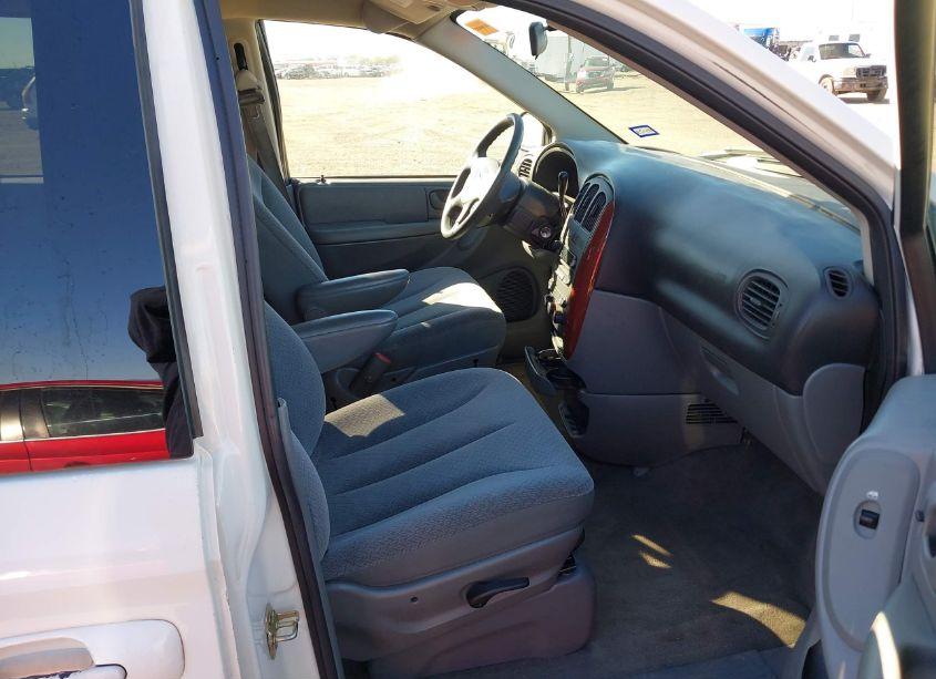 Photo 5 of 2005 Chrysler Town & COUNTRY (VIN 1C4GP45RX5B440313)