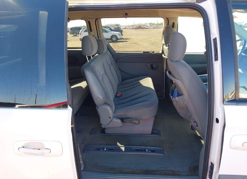 Photo 8 of 2005 Chrysler Town & COUNTRY (VIN 1C4GP45RX5B440313)