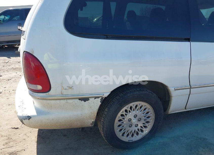 Photo 12 of 1997 Chrysler Town & COUNTRY LX (VIN 1C4GP54L4VB200600)