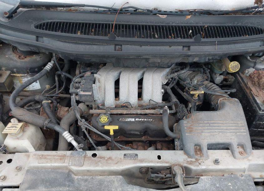 Photo 10 of 1996 Chrysler Town & COUNTRY (VIN 1C4GP54R4TB262421)