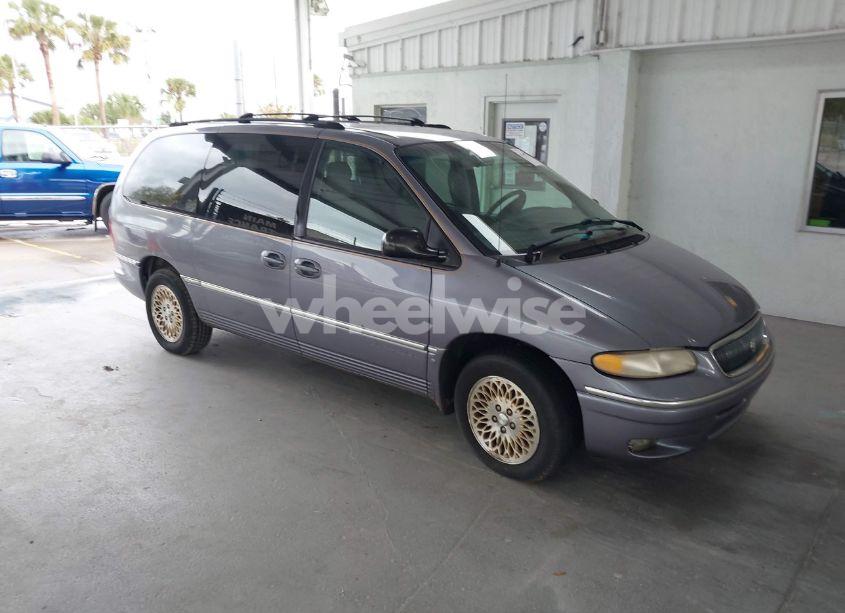 1996 Chrysler Town & COUNTRY LXI (VIN 1C4GP64L0TB402322) main photo