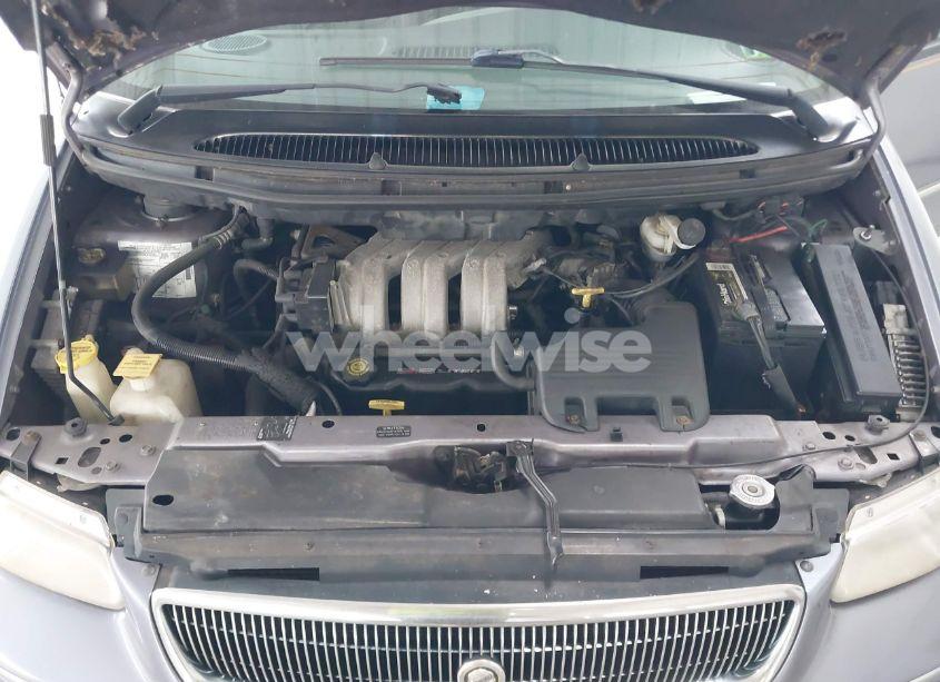 Photo 10 of 1996 Chrysler Town & COUNTRY LXI (VIN 1C4GP64L0TB402322)