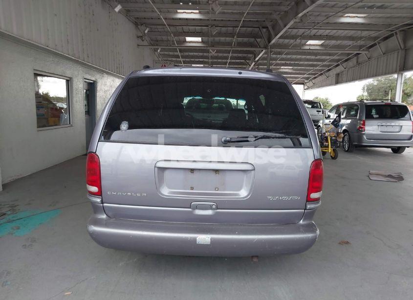 Photo 16 of 1996 Chrysler Town & COUNTRY LXI (VIN 1C4GP64L0TB402322)