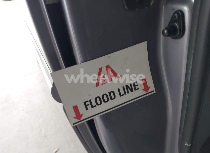 Photo 6 of 1996 Chrysler Town & COUNTRY LXI (VIN 1C4GP64L0TB402322)