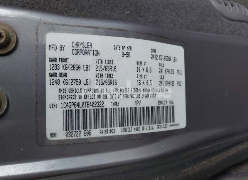 Photo 9 of 1996 Chrysler Town & COUNTRY LXI (VIN 1C4GP64L0TB402322)