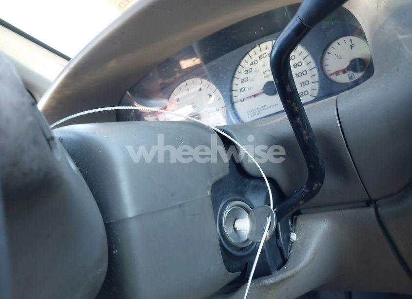 Photo 11 of 2000 Chrysler Town & COUNTRY LIMITED (VIN 1C4GP64L5YB653506)