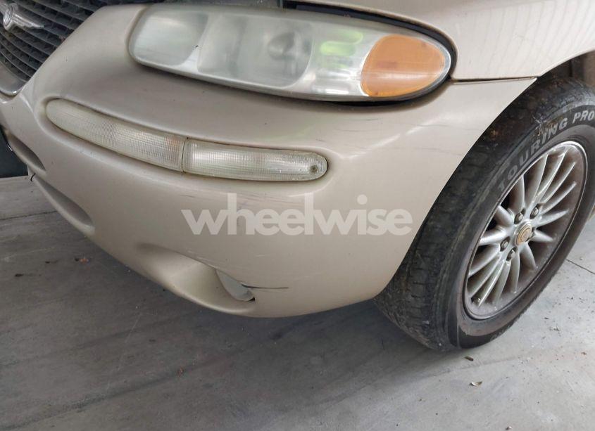 Photo 14 of 2000 Chrysler Town & COUNTRY LIMITED (VIN 1C4GP64L6YB609675)