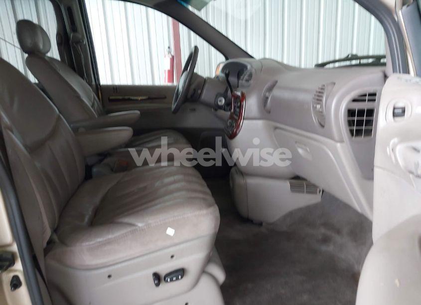 Photo 5 of 2000 Chrysler Town & COUNTRY LIMITED (VIN 1C4GP64L6YB609675)