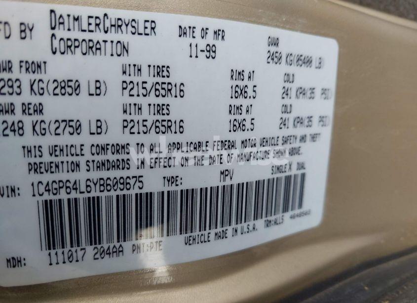 Photo 9 of 2000 Chrysler Town & COUNTRY LIMITED (VIN 1C4GP64L6YB609675)