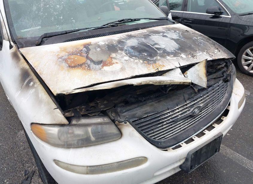 Photo 11 of 2000 Chrysler Town & COUNTRY LIMITED (VIN 1C4GP64L6YB682934)