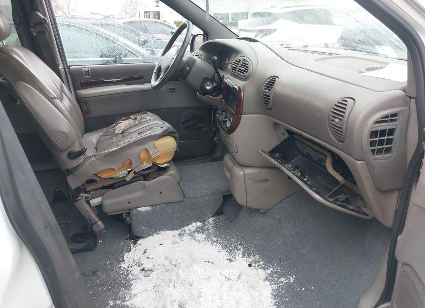 Photo 5 of 2000 Chrysler Town & COUNTRY LIMITED (VIN 1C4GP64L6YB682934)