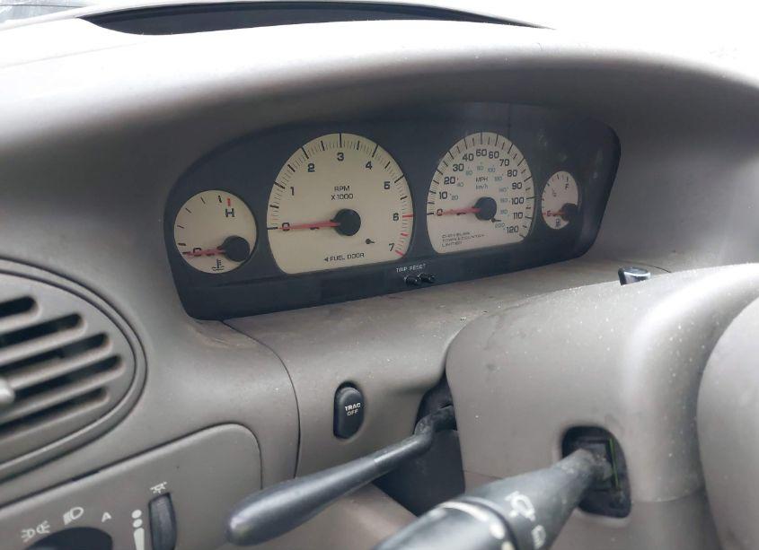 Photo 7 of 2000 Chrysler Town & COUNTRY LIMITED (VIN 1C4GP64L6YB682934)