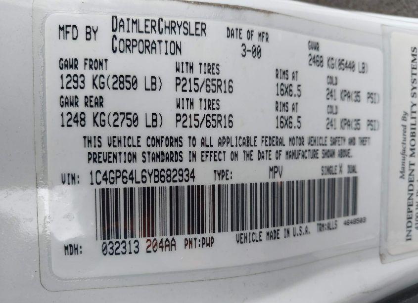 Photo 9 of 2000 Chrysler Town & COUNTRY LIMITED (VIN 1C4GP64L6YB682934)