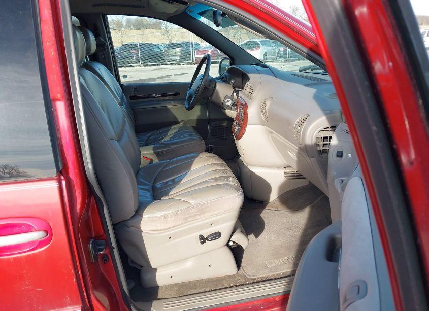 Photo 5 of 2000 Chrysler Town & COUNTRY LIMITED (VIN 1C4GP64L6YB691830)