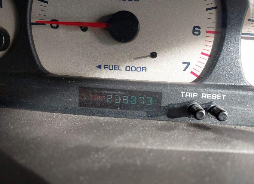 Photo 7 of 2000 Chrysler Town & COUNTRY LIMITED (VIN 1C4GP64L6YB691830)