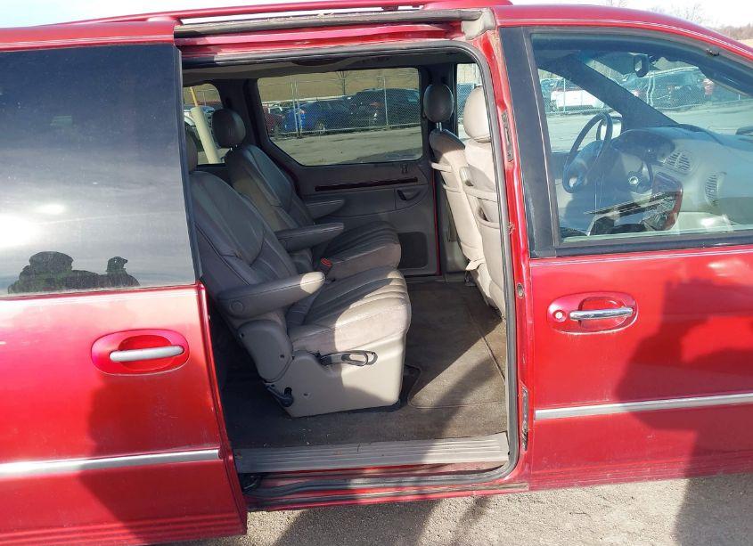 Photo 8 of 2000 Chrysler Town & COUNTRY LIMITED (VIN 1C4GP64L6YB691830)