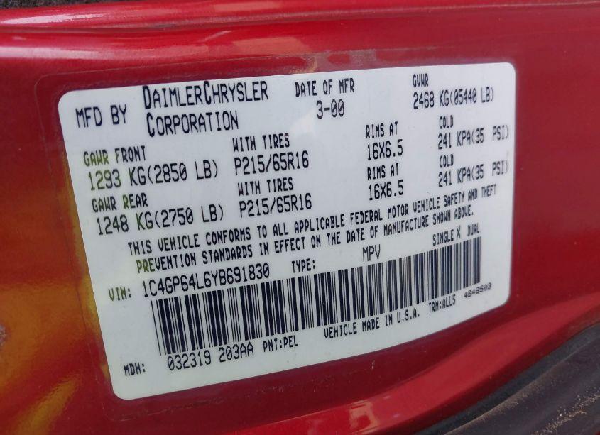 Photo 9 of 2000 Chrysler Town & COUNTRY LIMITED (VIN 1C4GP64L6YB691830)