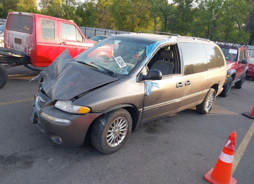 Photo 2 of 1999 Chrysler Town & COUNTRY LIMITED (VIN 1C4GP64L8XB722316)