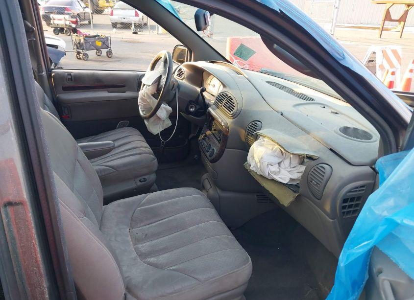 Photo 5 of 1999 Chrysler Town & COUNTRY LIMITED (VIN 1C4GP64L8XB722316)