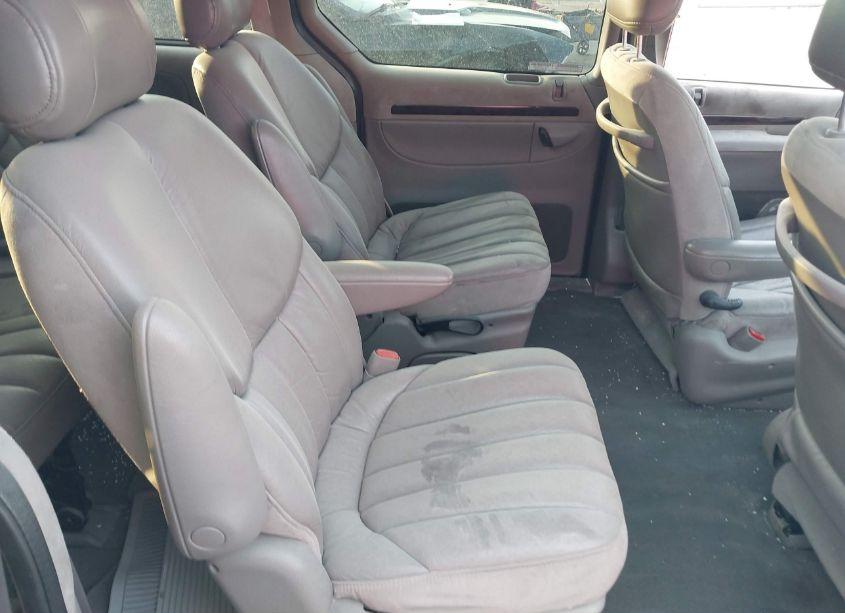 Photo 8 of 1999 Chrysler Town & COUNTRY LIMITED (VIN 1C4GP64L8XB722316)
