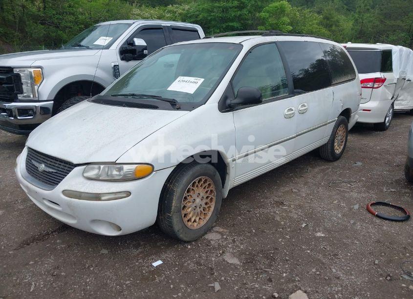Photo 2 of 1998 Chrysler Town & COUNTRY LXI (VIN 1C4GP64L9WB664179)