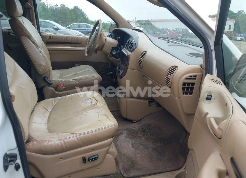 Photo 5 of 1998 Chrysler Town & COUNTRY LXI (VIN 1C4GP64L9WB664179)