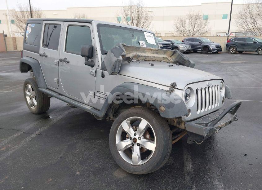 2014 Jeep Wrangler UNLIMITED SPORT (VIN 1C4HJWDG2EL140602) main photo
