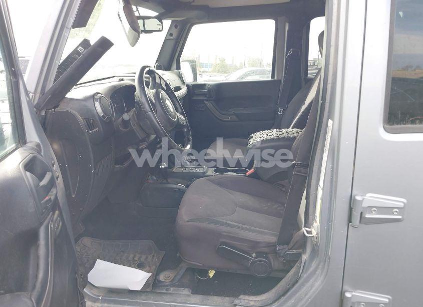 Photo 5 of 2014 Jeep Wrangler UNLIMITED SPORT (VIN 1C4HJWDG2EL140602)