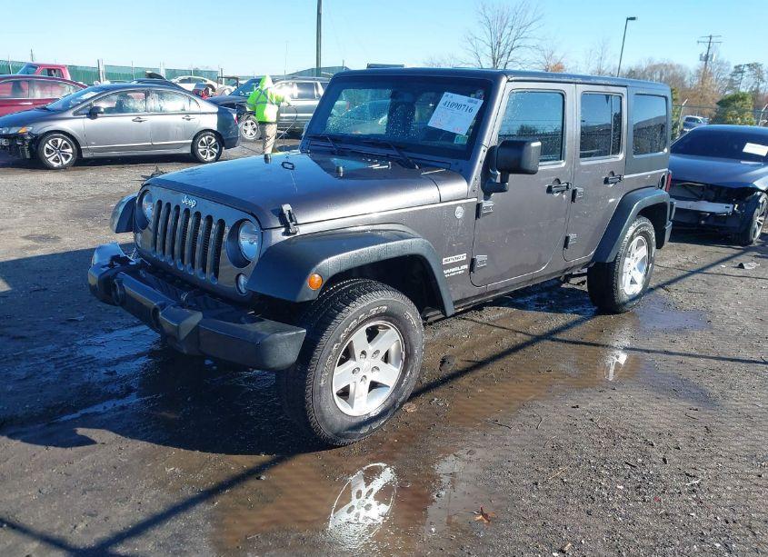 Photo 2 of 2014 Jeep Wrangler UNLIMITED SPORT (VIN 1C4HJWDG2EL202404)