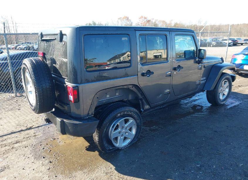 Photo 4 of 2014 Jeep Wrangler UNLIMITED SPORT (VIN 1C4HJWDG2EL202404)