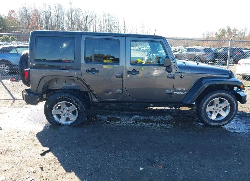 Photo 6 of 2014 Jeep Wrangler UNLIMITED SPORT (VIN 1C4HJWDG2EL202404)