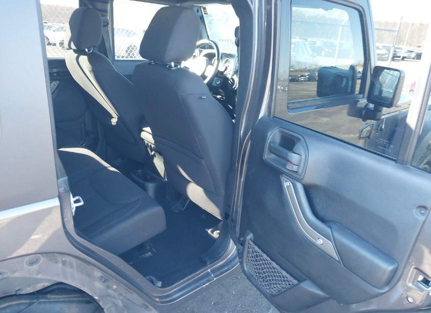 Photo 8 of 2014 Jeep Wrangler UNLIMITED SPORT (VIN 1C4HJWDG2EL202404)