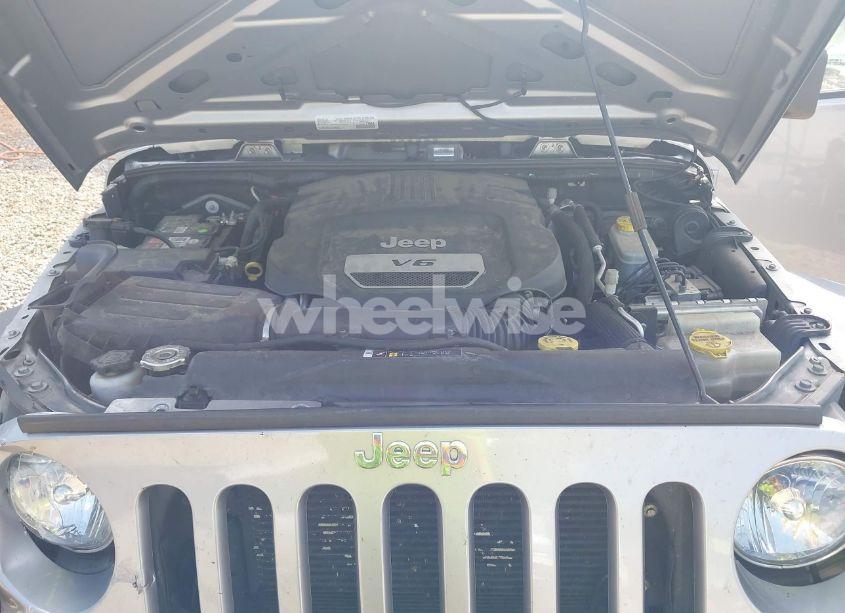 Photo 10 of 2018 Jeep Wrangler JK UNLIMITED SPORT S 4X4 (VIN 1C4HJWDG2JL929231)