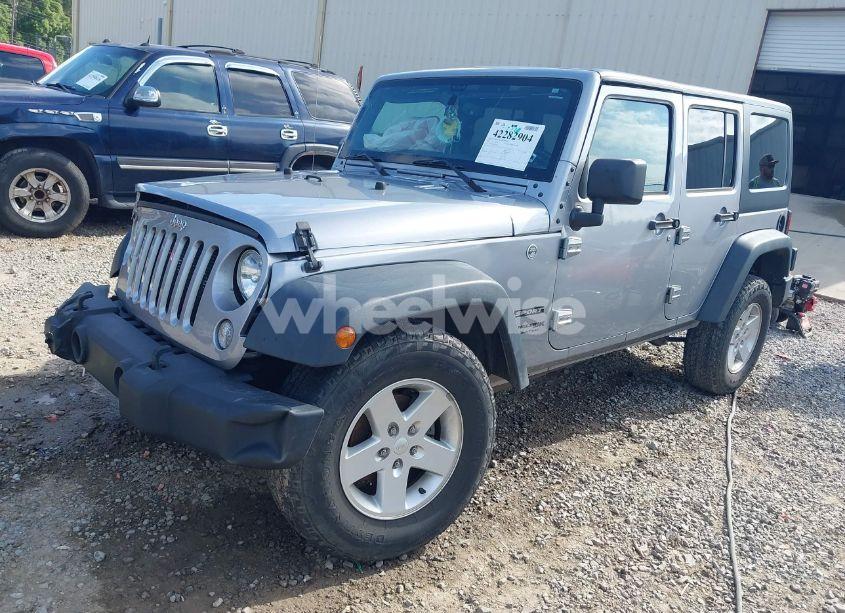 Photo 2 of 2018 Jeep Wrangler JK UNLIMITED SPORT S 4X4 (VIN 1C4HJWDG2JL929231)