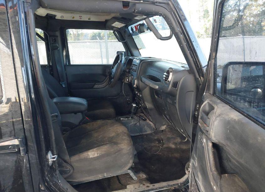 Photo 5 of 2016 Jeep Wrangler UNLIMITED SPORT (VIN 1C4HJWDG3GL234622)