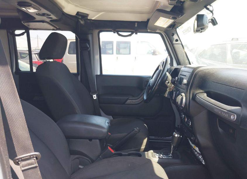 Photo 5 of 2015 Jeep Wrangler UNLIMITED WILLYS WHEELER (VIN 1C4HJWDG5FL618917)