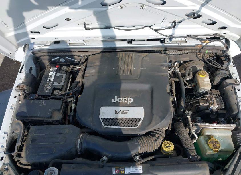 Photo 10 of 2014 Jeep Wrangler UNLIMITED SPORT (VIN 1C4HJWDG7EL263439)